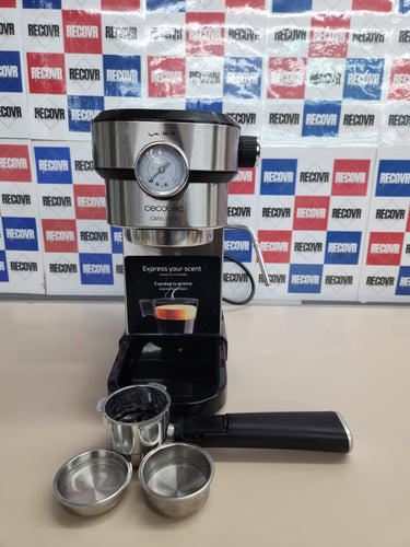 Cafetera Espresso 1350W, 20 Bares, Manómetro, Thermoblock, Vaporizador, Acero Inox Cecotec